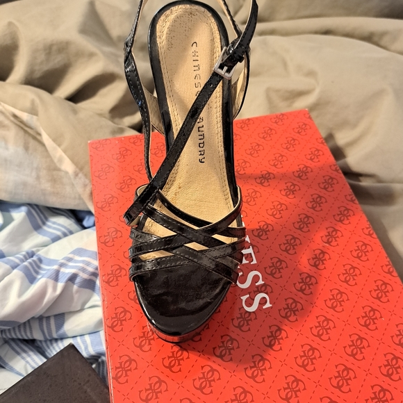 Heels - Picture 4 of 4